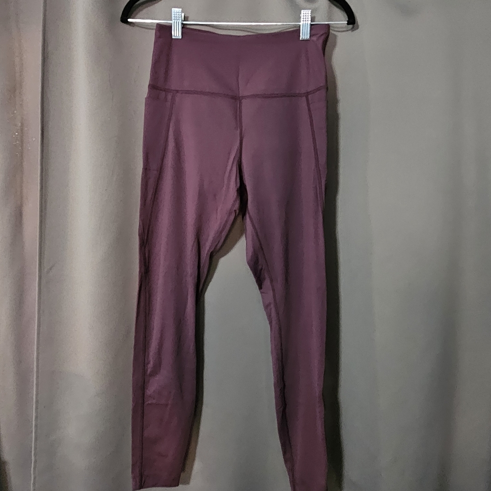 Purple pocket leggings